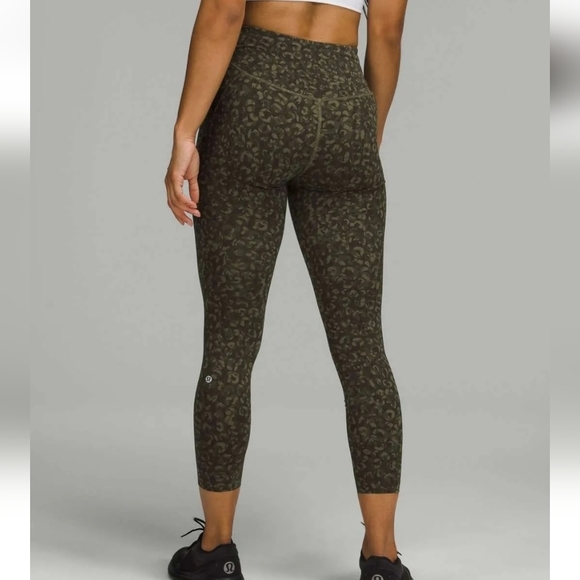 Lululemon Base Pase Highrise Running Tight Size 6 Intertwined Camo Medium Olive - Picture 2 of 16